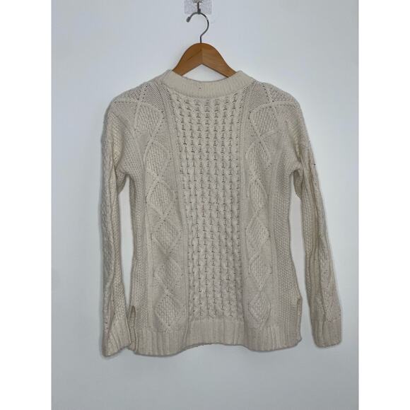 Madewell Cable Stitch
Oversize Sweater - Picture 2 of 5